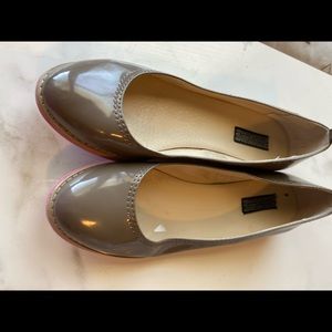 Urban Outfitters Deena & Ozzy olive and pink flats